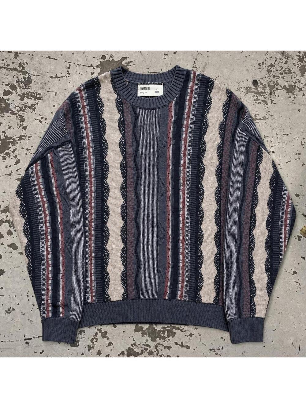 Beautiful geometric vintage 90s sweater.
